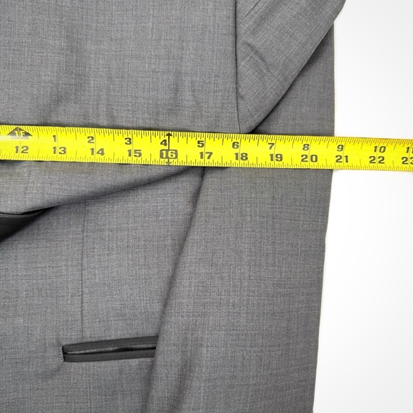 Brunello Cucinelli Silk & Wool Shawl Collar Formal Jacket | 38 - Picture 13 of 15